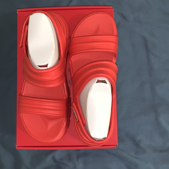 Brand New Slingback Sandal
HUNTER Runs Big (NWT) - Picture 3 of 10